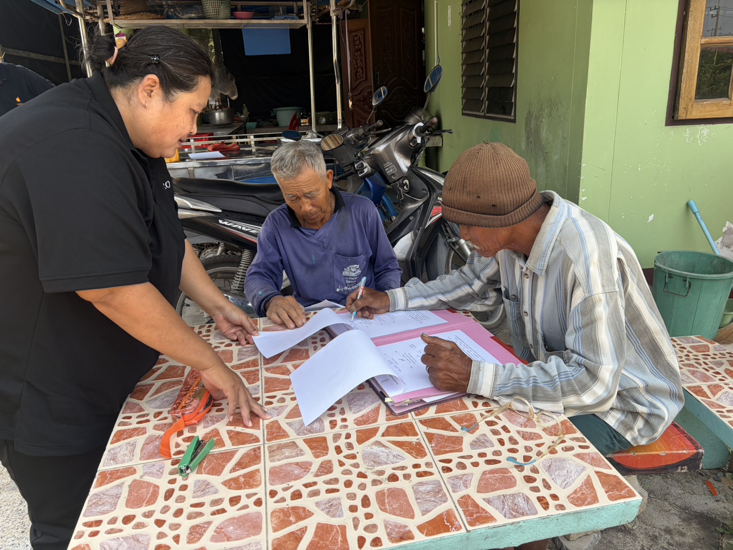 title - ส.ป.ก.นครปฐม ลงพื้นที่จัดทำข้อตกลงต่อท้ายสัญญากู้ยืมเงินกองทุนการปฏิรูปที่ดินเพื่อเกษตรกรรม